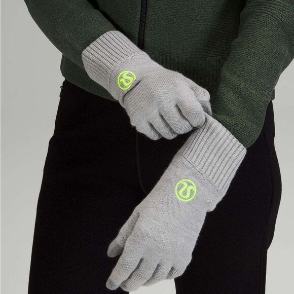 Lululemon Merino Wool Blend Warm Revelation Tech Gloves Size M/L. Like NEW! - Picture 1 of 6